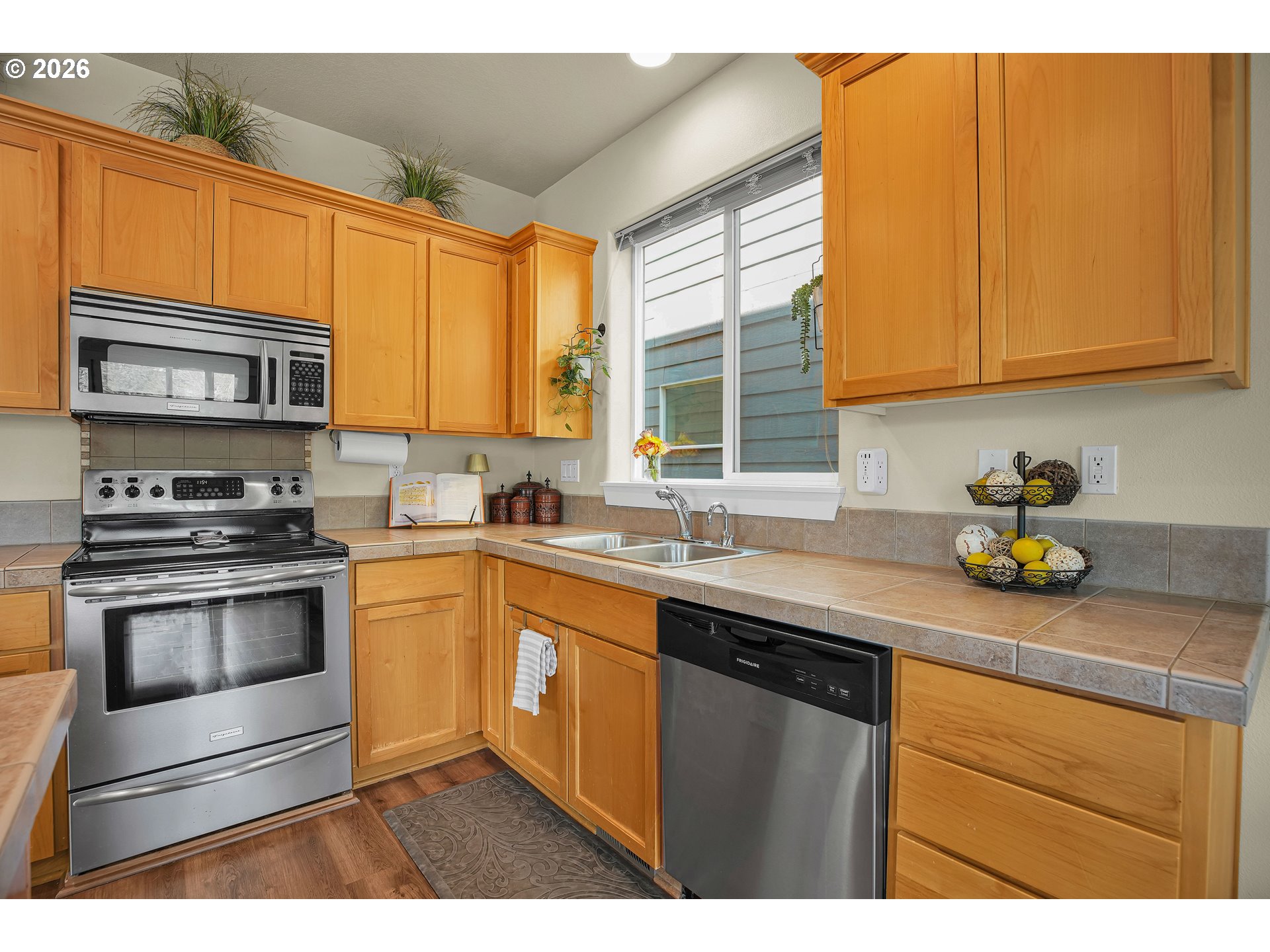 17925 Southwest Brisk Lane Beaverton, OR 97007 - Photo 14 of 28