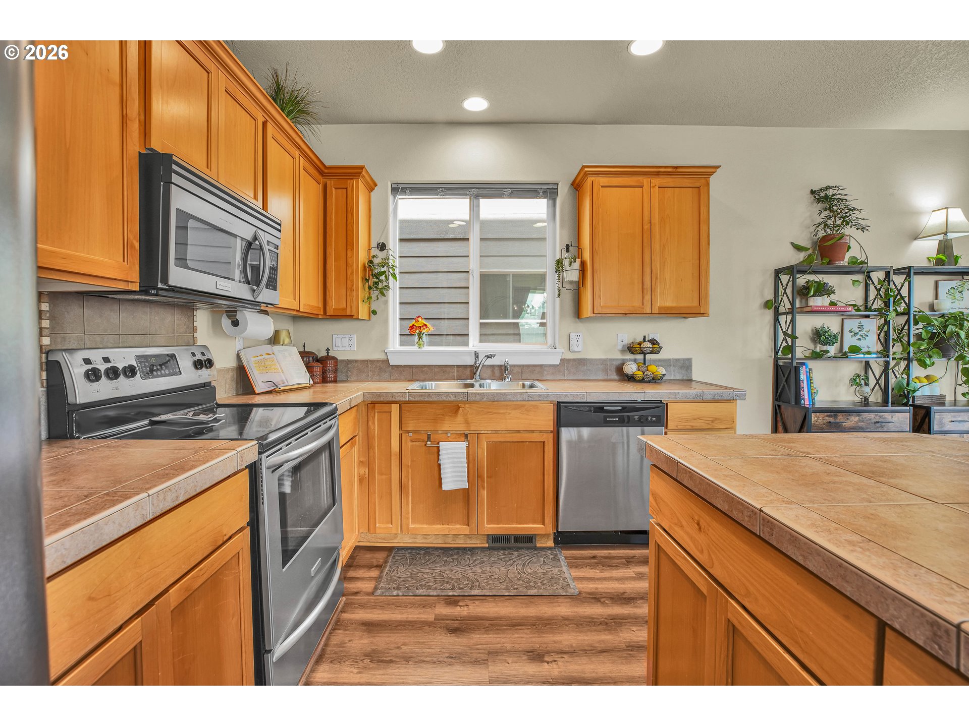 17925 Southwest Brisk Lane Beaverton, OR 97007 - Photo 7 of 28