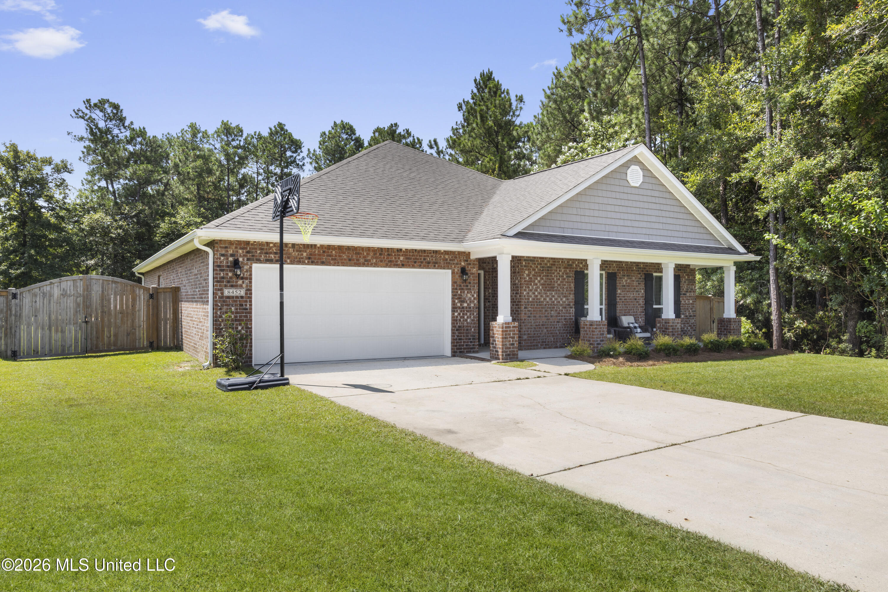 8452 Rock Glen Road Biloxi, MS 39532 - Photo 3 of 38 00004