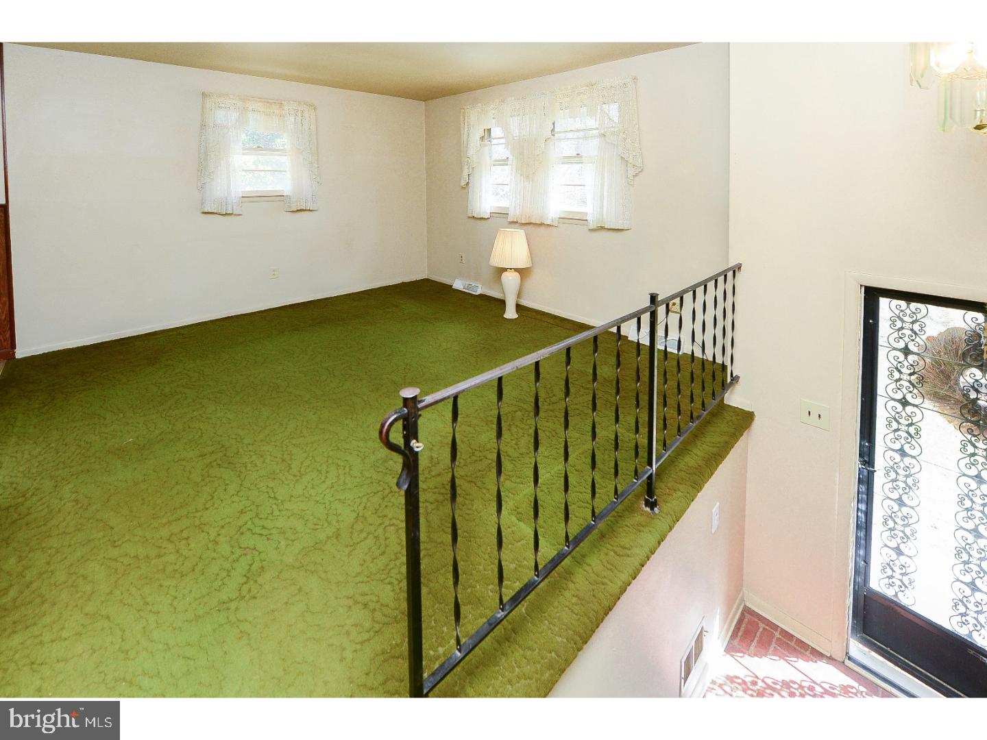 721 Little Mill Road Monroeville, NJ 08343 - Photo 3 of 25 Living Room