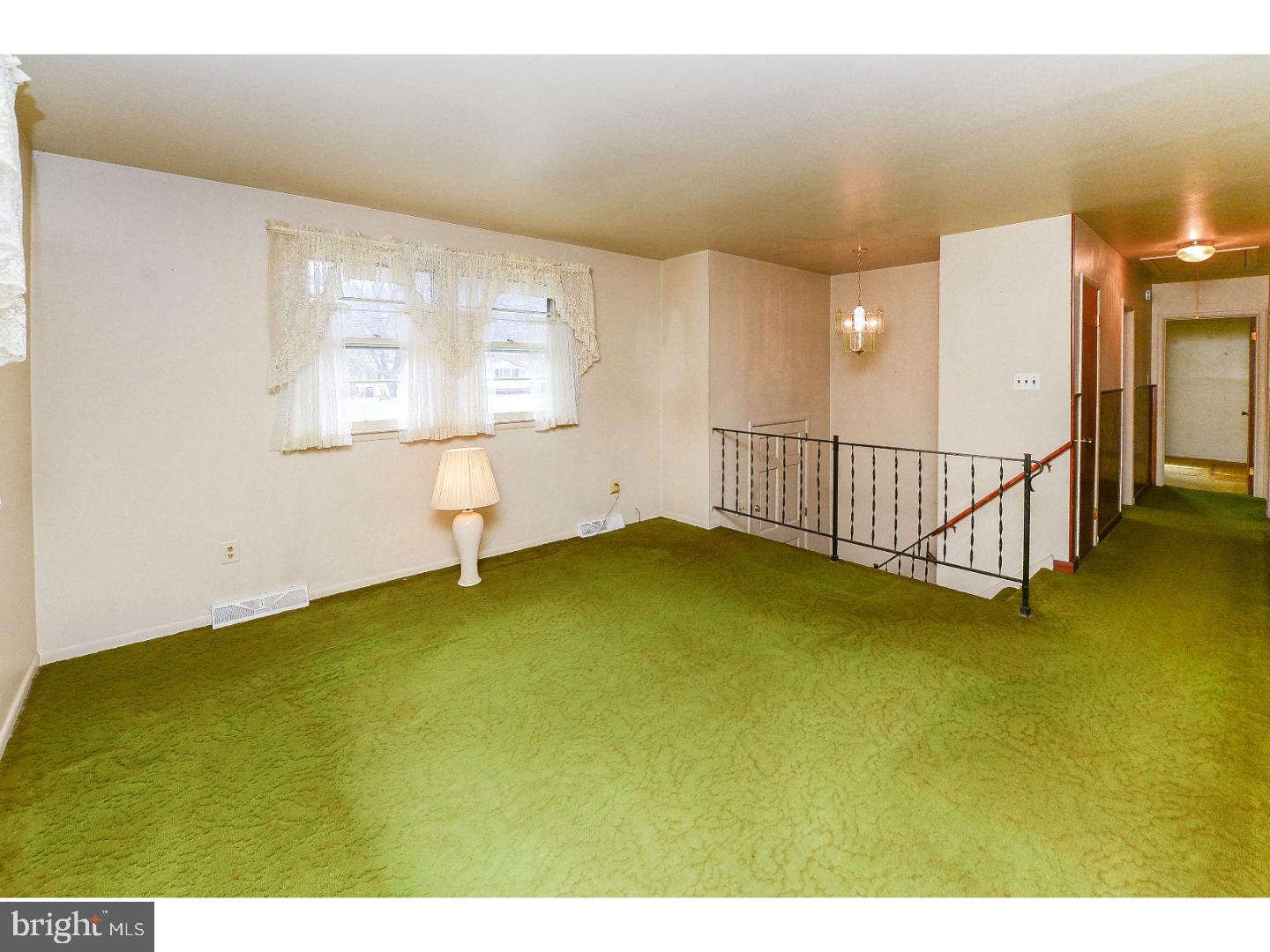 721 Little Mill Road Monroeville, NJ 08343 - Photo 5 of 25 Living Room