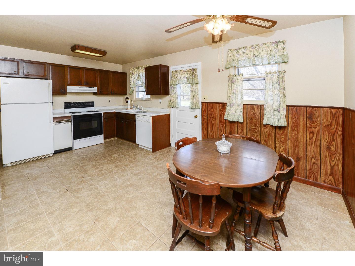 721 Little Mill Road Monroeville, NJ 08343 - Photo 7 of 25 Kitchen