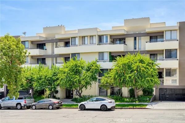 $599,000 | 1305 North Columbus Avenue, Unit 109, Glendale, CA 91202