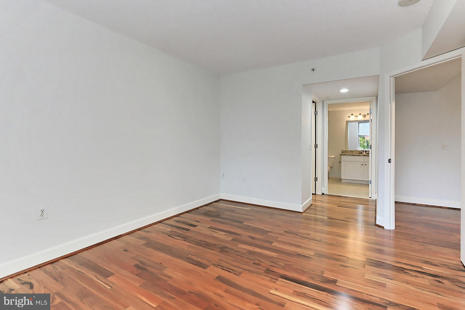 11800 Sunset Hills Road, Unit 513 Reston, VA 20190 - Photo 23 of 43 Primary bedroom