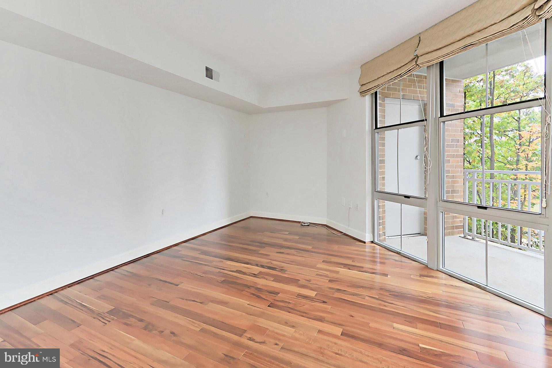 11800 Sunset Hills Road, Unit 513 Reston, VA 20190 - Photo 28 of 43 Secondary bedroom