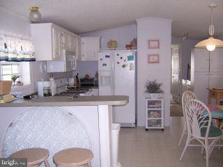 702 South Surf Road Ocean City, MD 21842 - Photo 3 of 5 Gallery Image 3