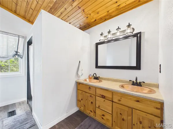 $255,000 | 1855 County Road 459, Poplar Bluff, MO 63901