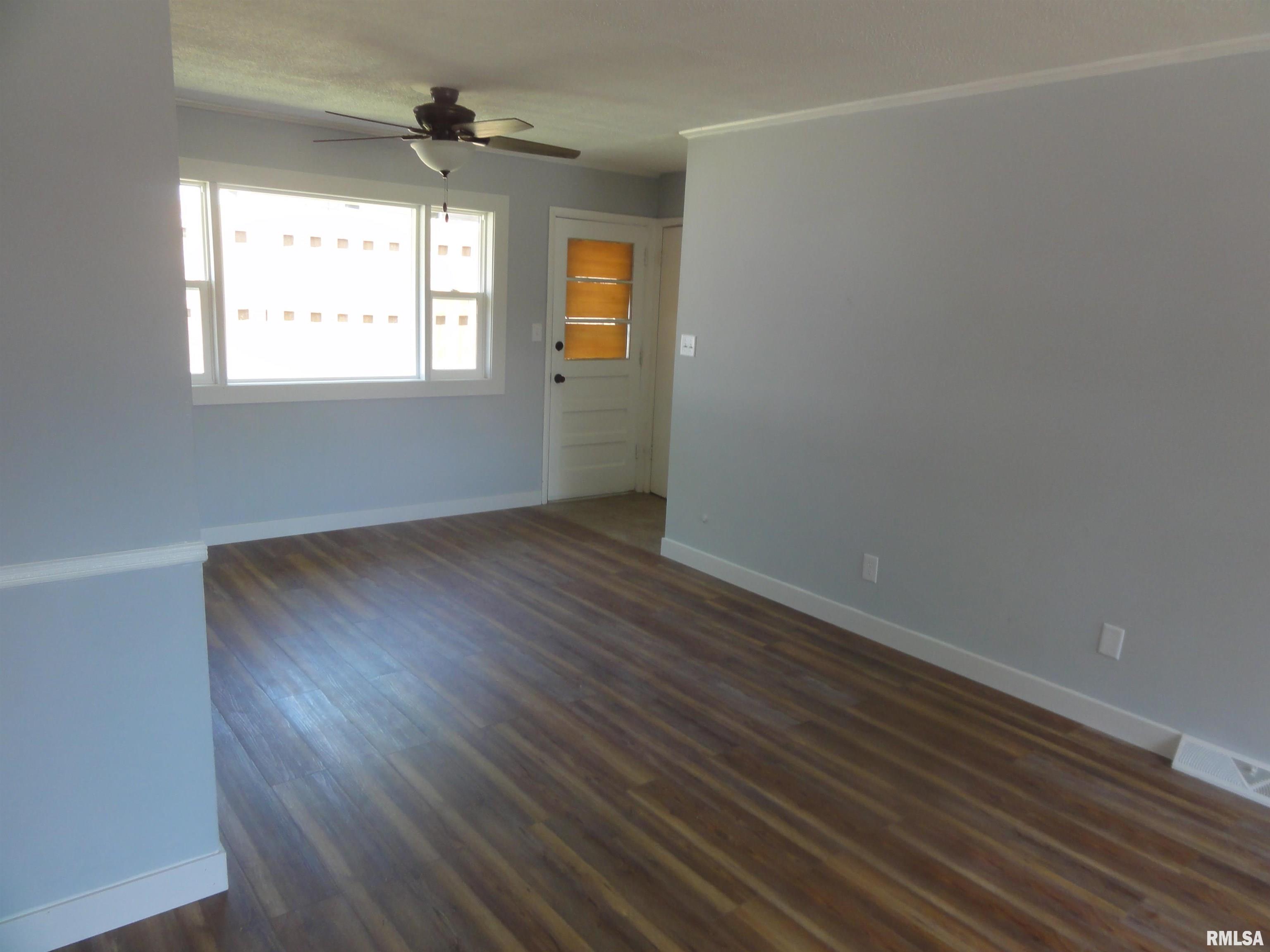 5519 North Hamilton Road Peoria, IL 61614 - Photo 5 of 16 Gallery Image 5