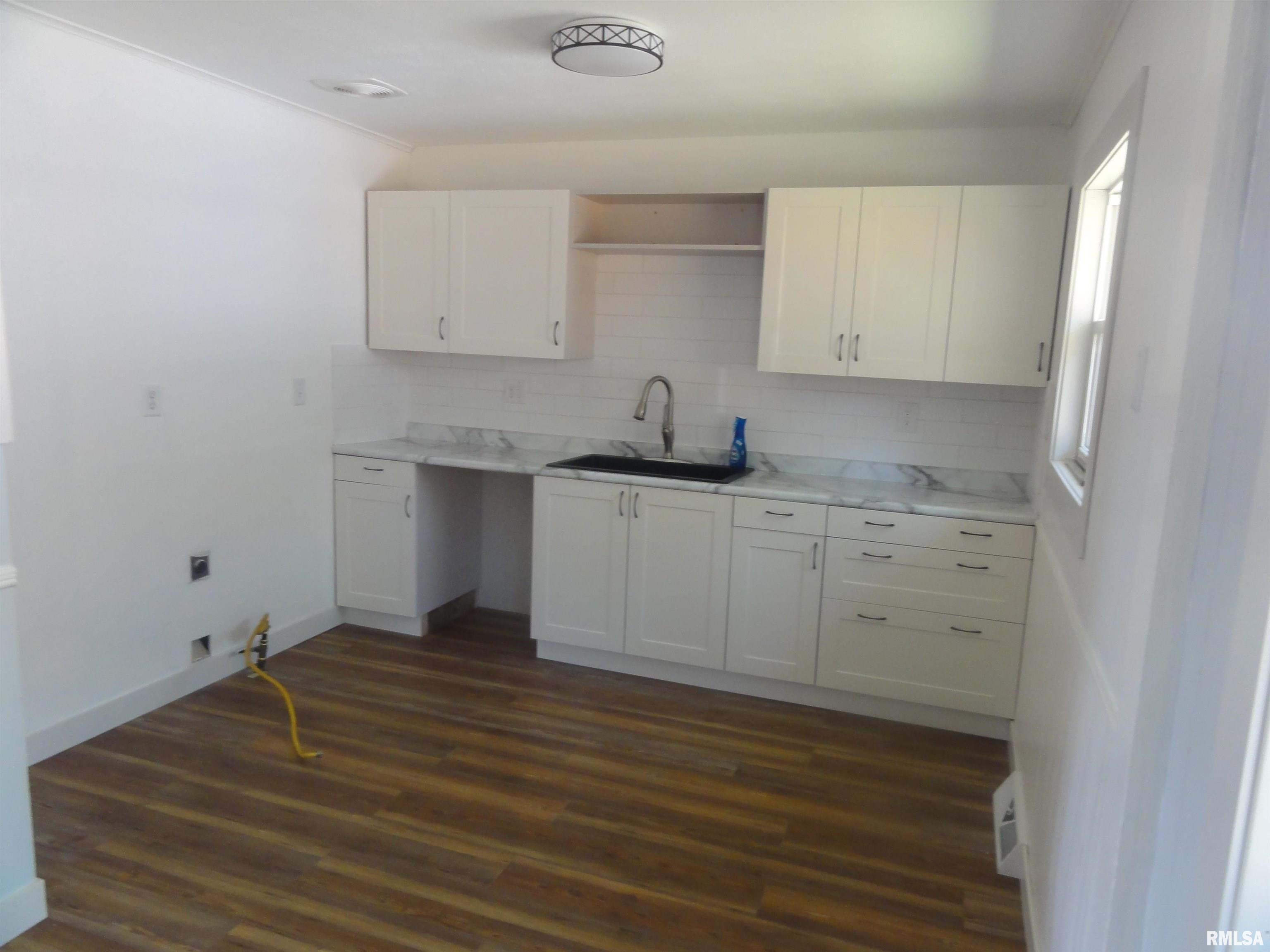 5519 North Hamilton Road Peoria, IL 61614 - Photo 7 of 16 Gallery Image 7