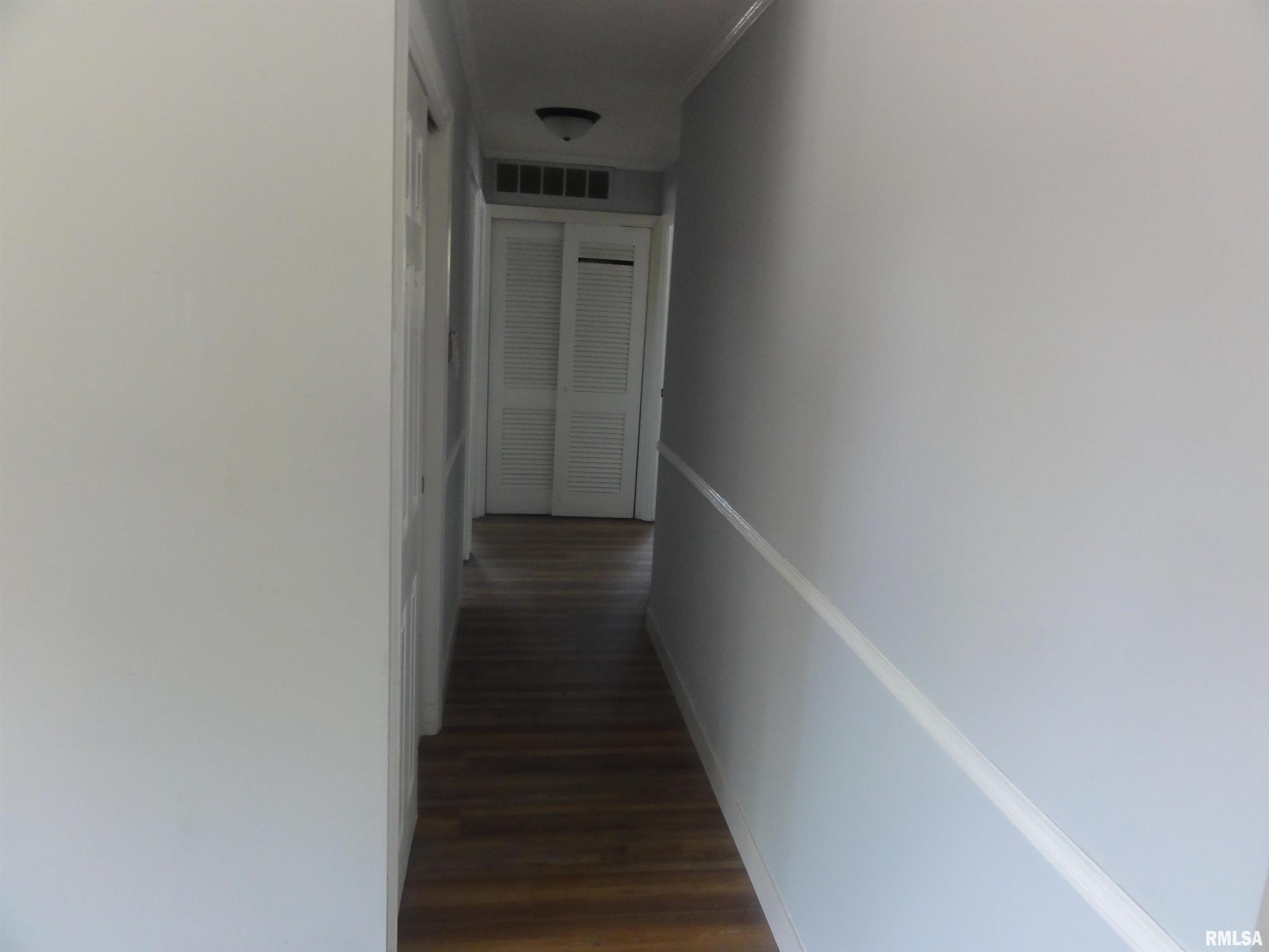 5519 North Hamilton Road Peoria, IL 61614 - Photo 8 of 16 Gallery Image 8