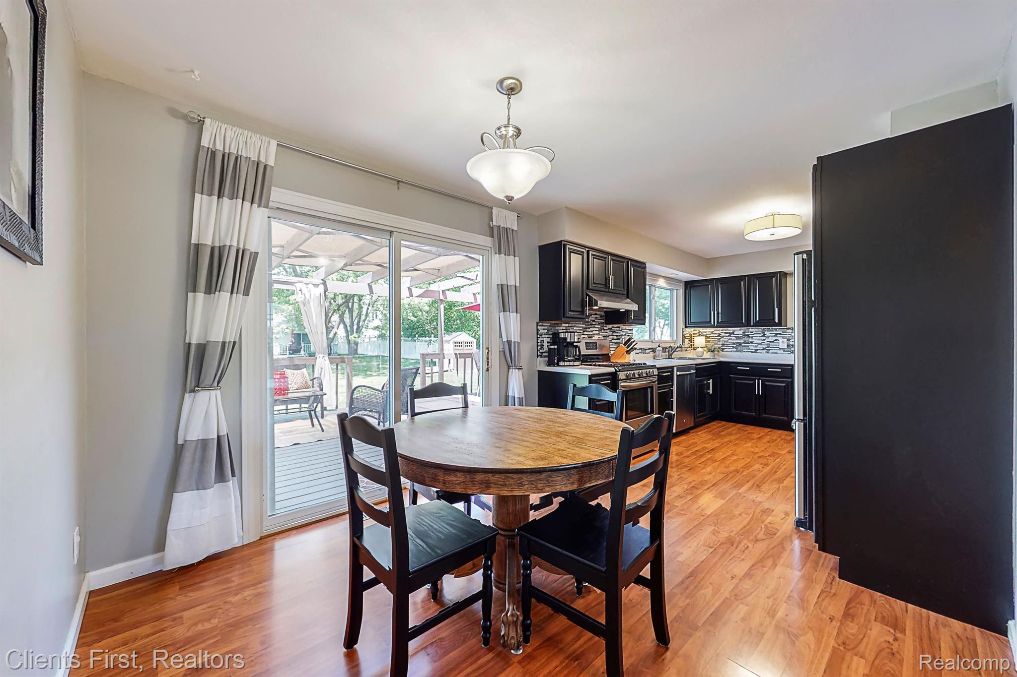 43130 Applewood Road Canton, MI 48188 - Photo 10 of 40 Gallery Image 10