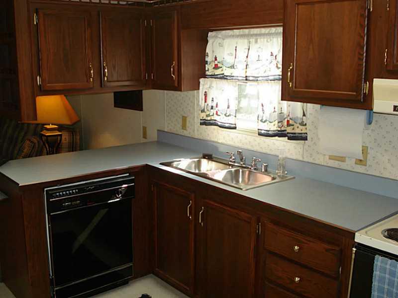 213 Maple Lane Perryopolis, PA 15473 - Photo 6 of 11 Kitchen. With all appliances to stay