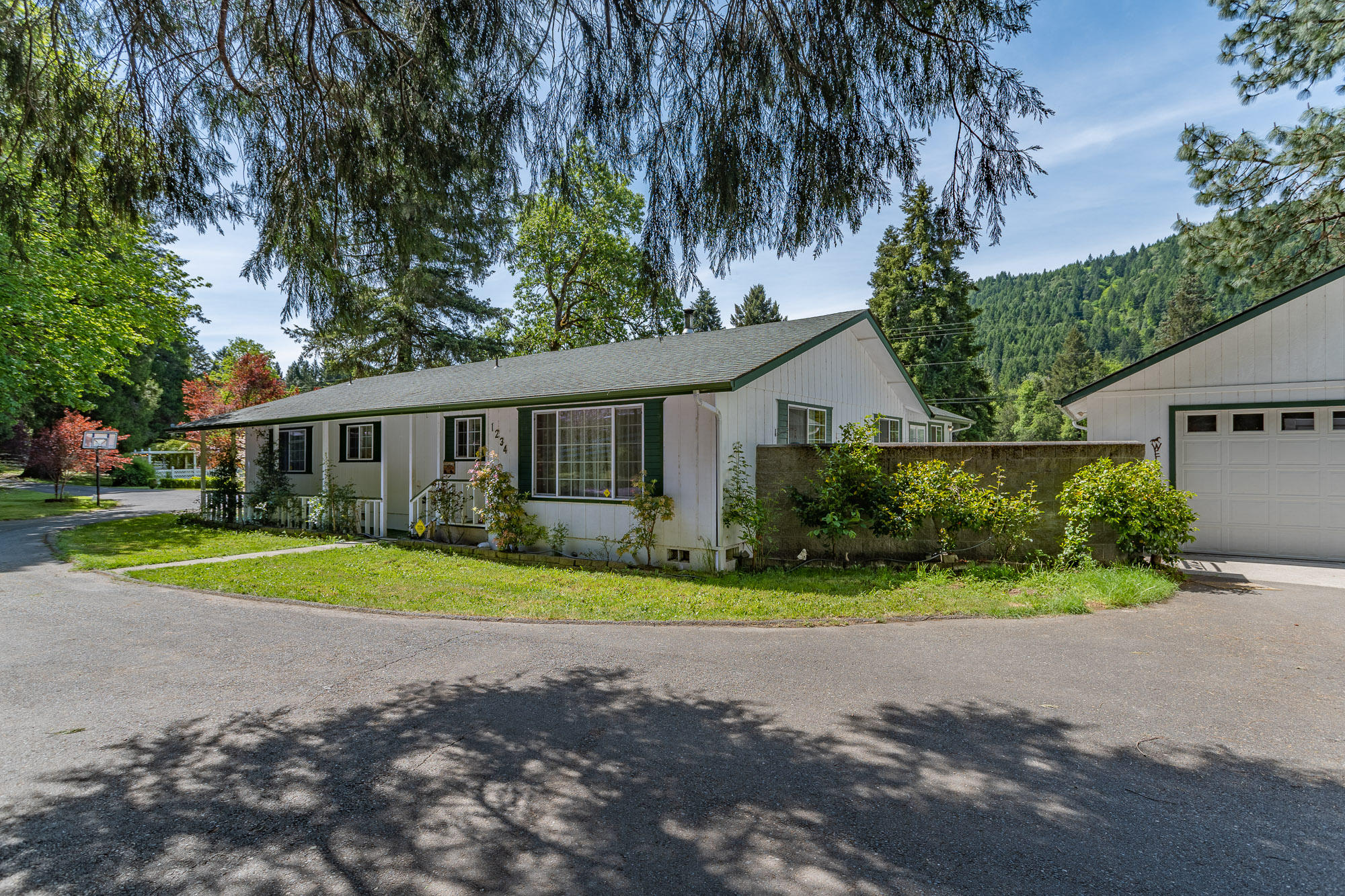 1234 Reuben Road Glendale, OR 97442 - Photo 2 of 38 1234 Rueben Rd-020