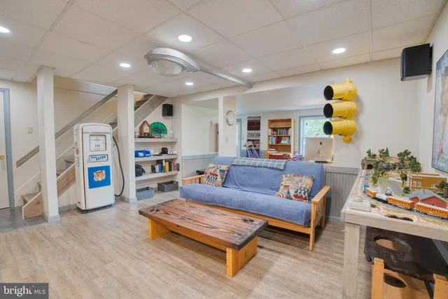 a view of a house with a garden