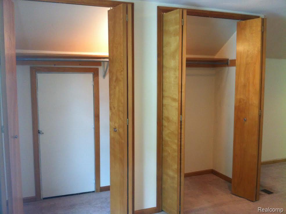 959 Columbia Road Berkley, MI 48072 - Photo 14 of 23 h.jpg