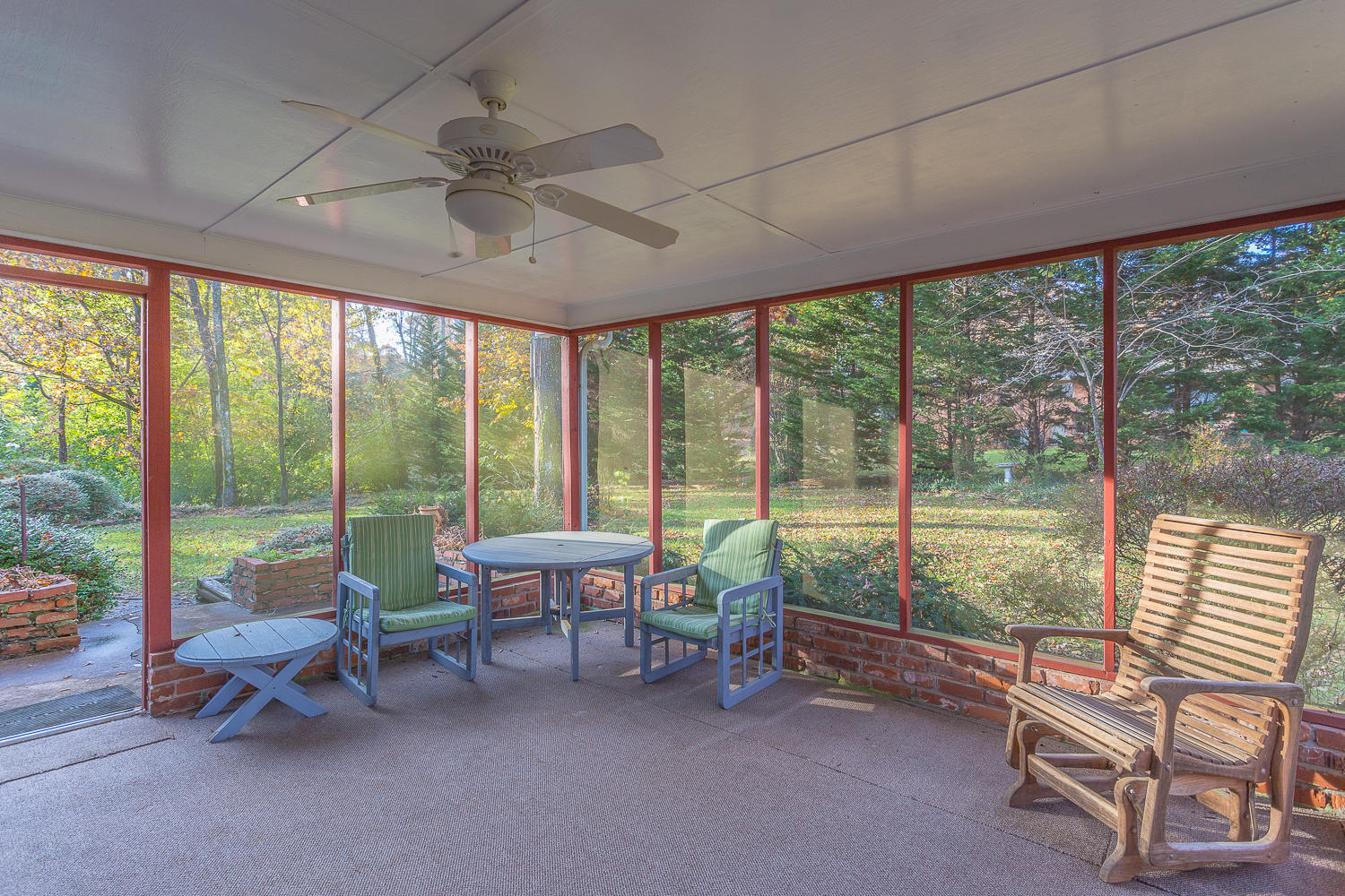 910 Crown Point Road East Signal Mountain, TN 37377 - Photo 13 of 63 910 Crown Point-26