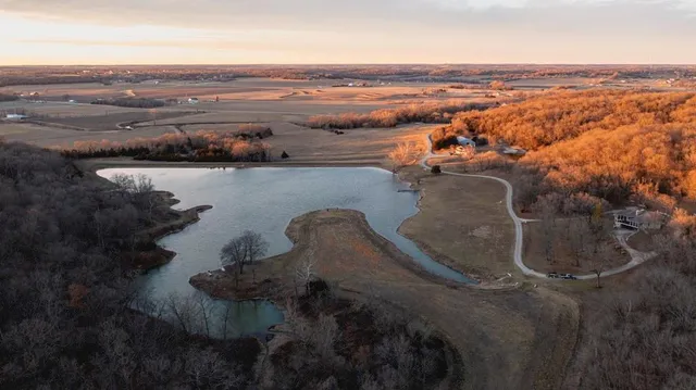 $2,395,000 | 862 East 900th Road, Lawrence, KS 66047