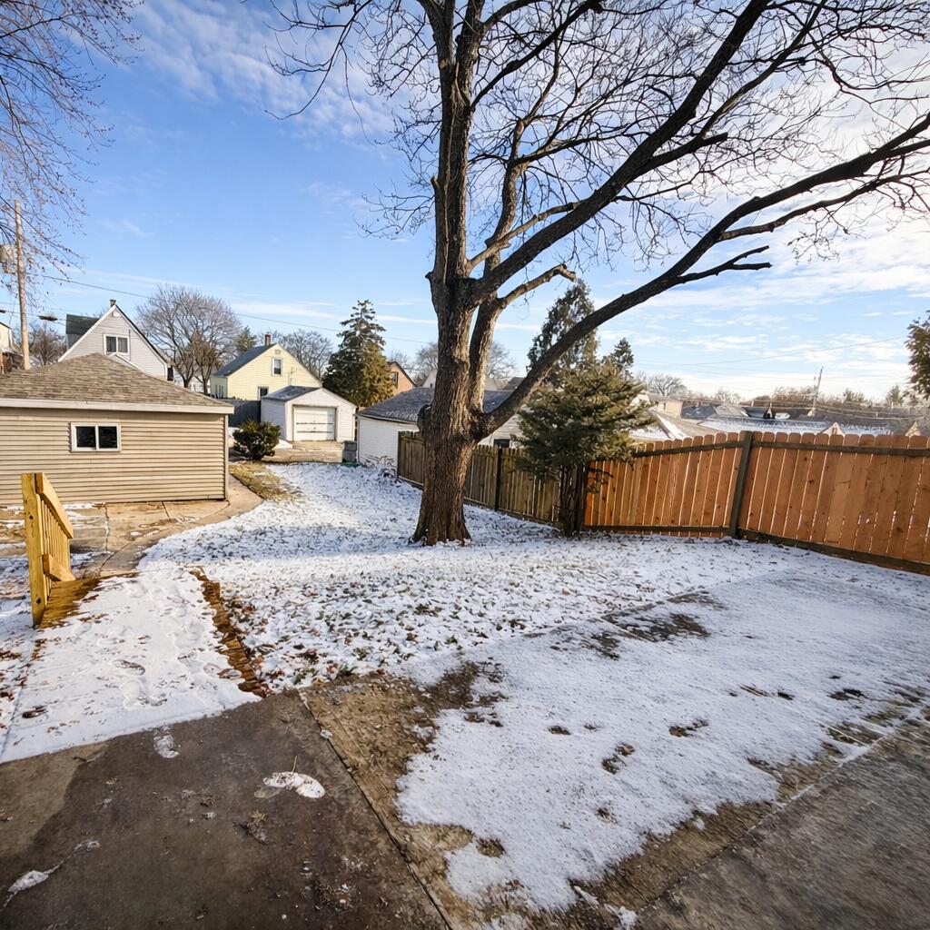 3728 South 19th Street Milwaukee, WI 53221 - Photo 12 of 14 5186BD6C-9045-4133-BC5B-0DFF044A7BC4