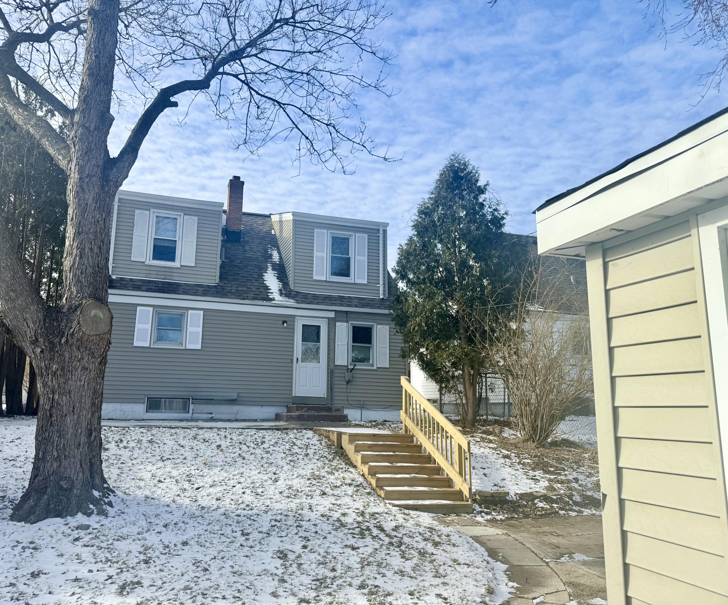 3728 South 19th Street Milwaukee, WI 53221 - Photo 13 of 14 IMG_4376