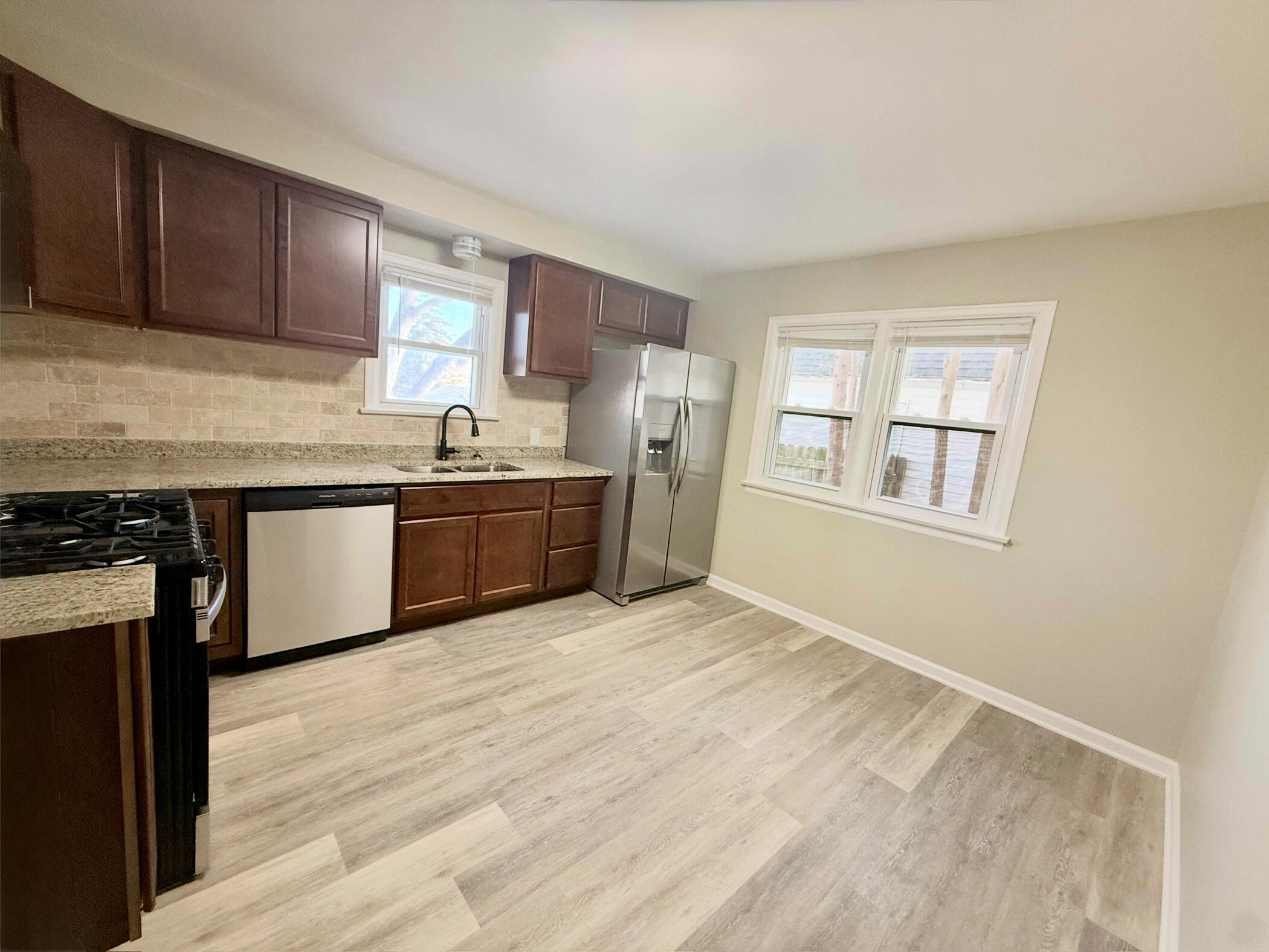 3728 South 19th Street Milwaukee, WI 53221 - Photo 5 of 14 IMG_4374