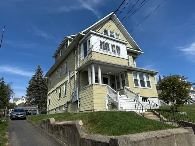 $2,600 | 556 Hawley Avenue, Bridgeport, CT 06606