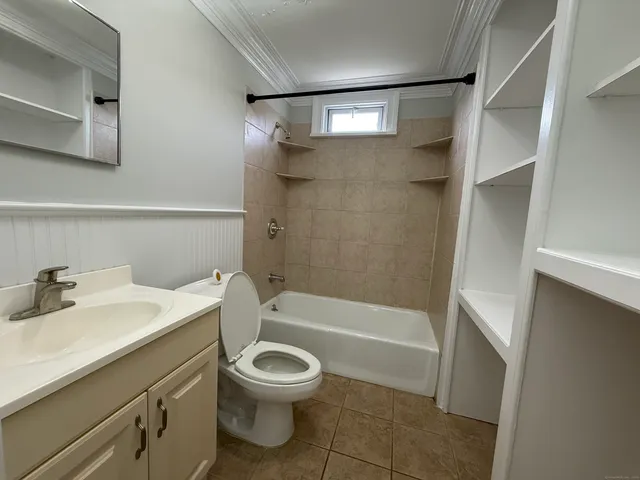 $2,600 | 556 Hawley Avenue, Bridgeport, CT 06606