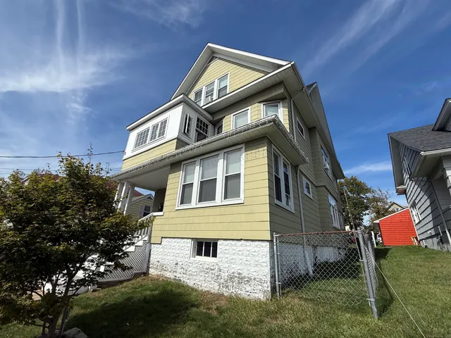 $2,600 | 556 Hawley Avenue, Bridgeport, CT 06606