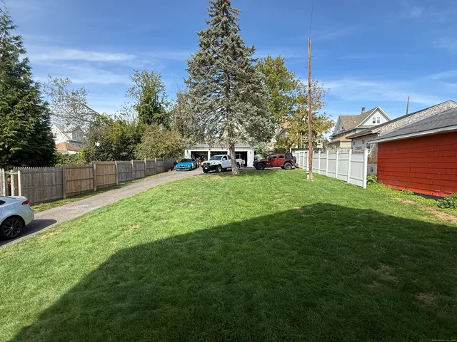 $2,600 | 556 Hawley Avenue, Bridgeport, CT 06606