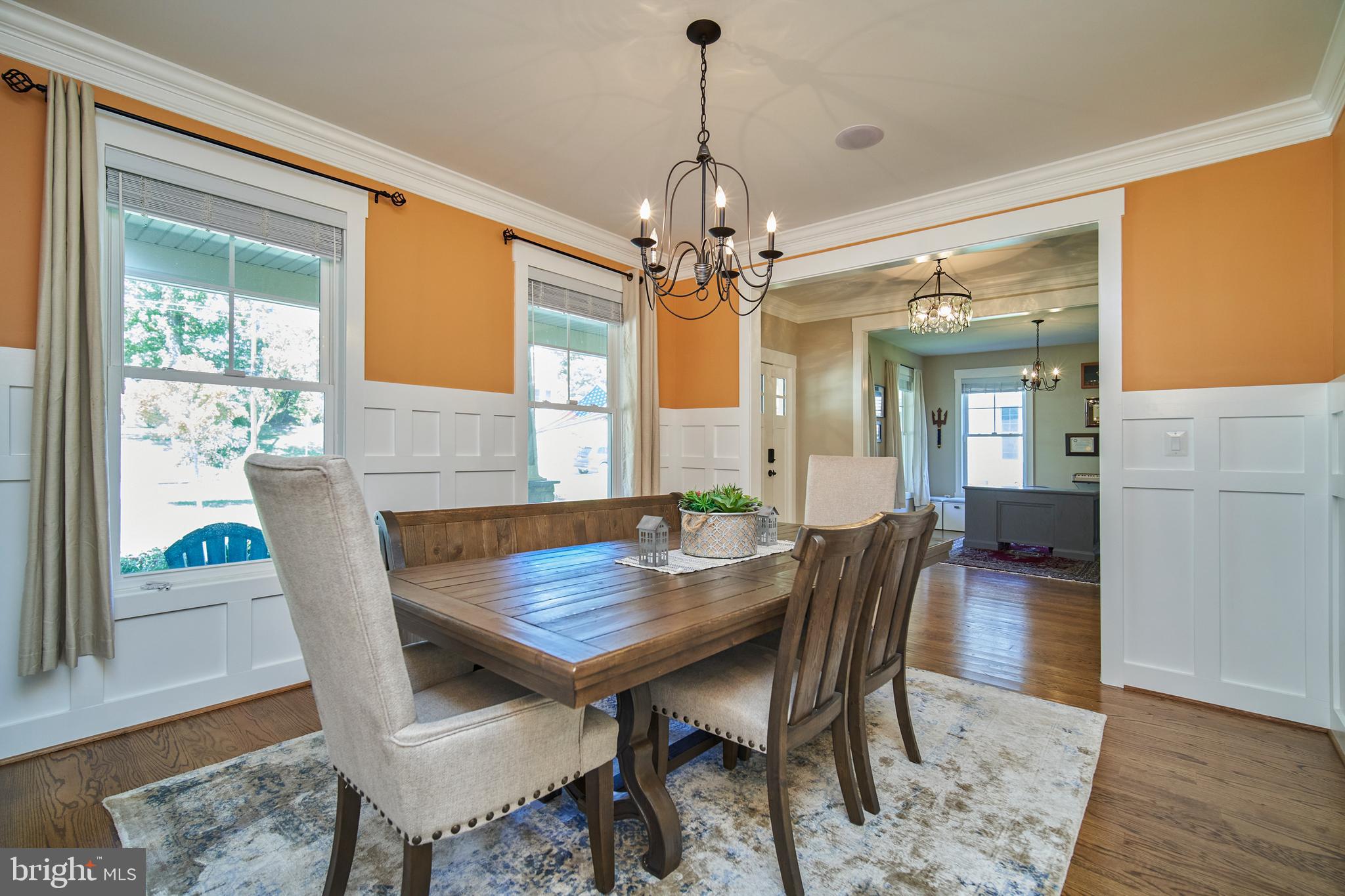 3117 Spring Drive Alexandria, VA 22306 - Photo 14 of 48 Elegant trim work