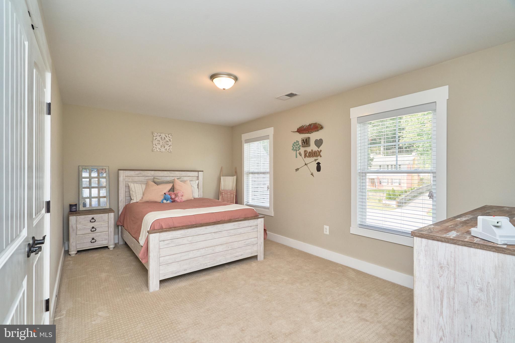 3117 Spring Drive Alexandria, VA 22306 - Photo 25 of 48 Front bedroom - very spacious