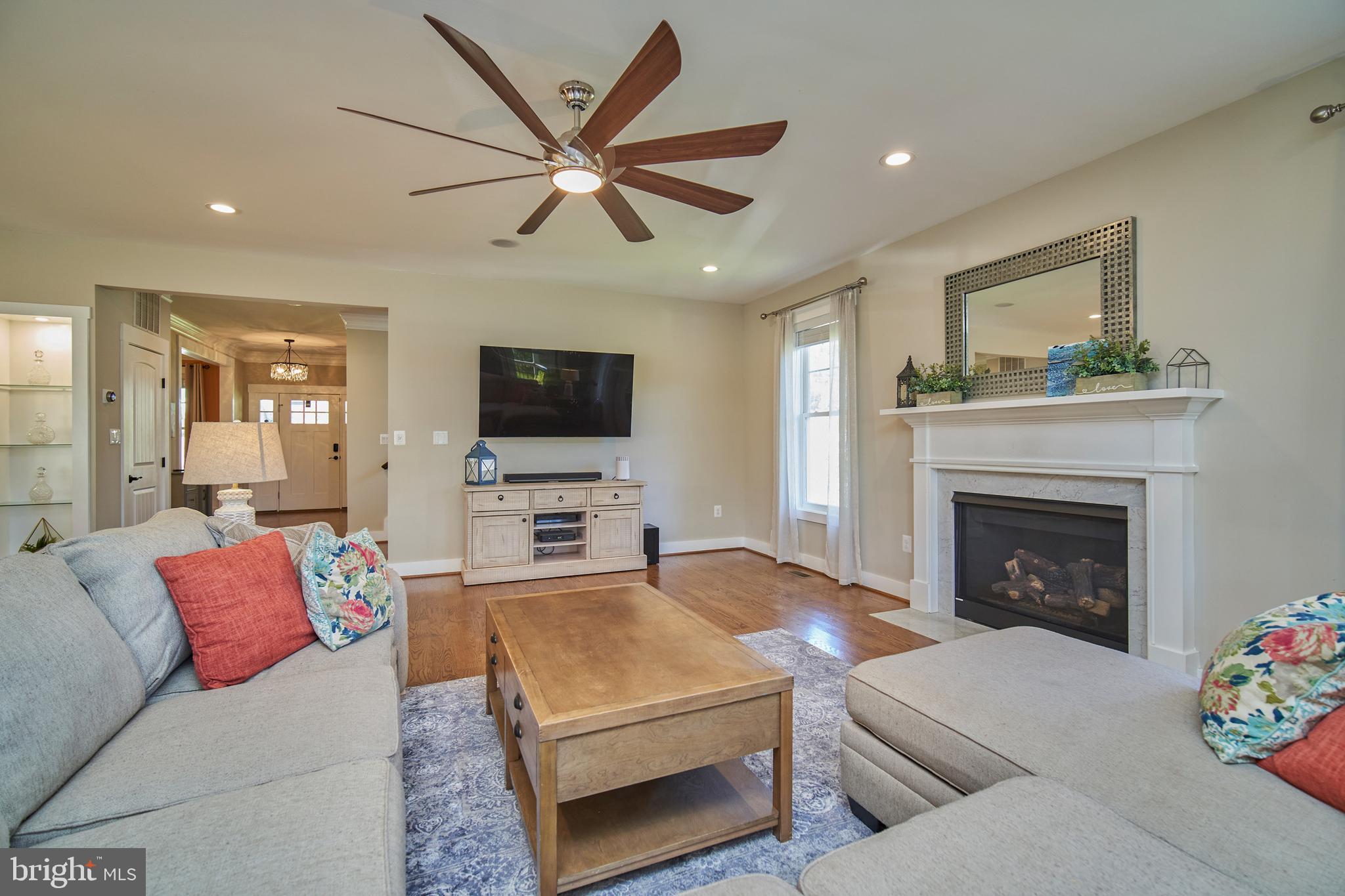3117 Spring Drive Alexandria, VA 22306 - Photo 6 of 48 Everyone has a place to relax in this room