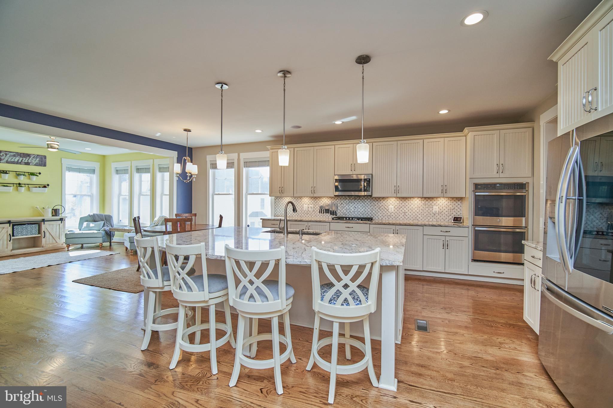 3117 Spring Drive Alexandria, VA 22306 - Photo 8 of 48 Stainless appliances, double oven, upgraded refrig