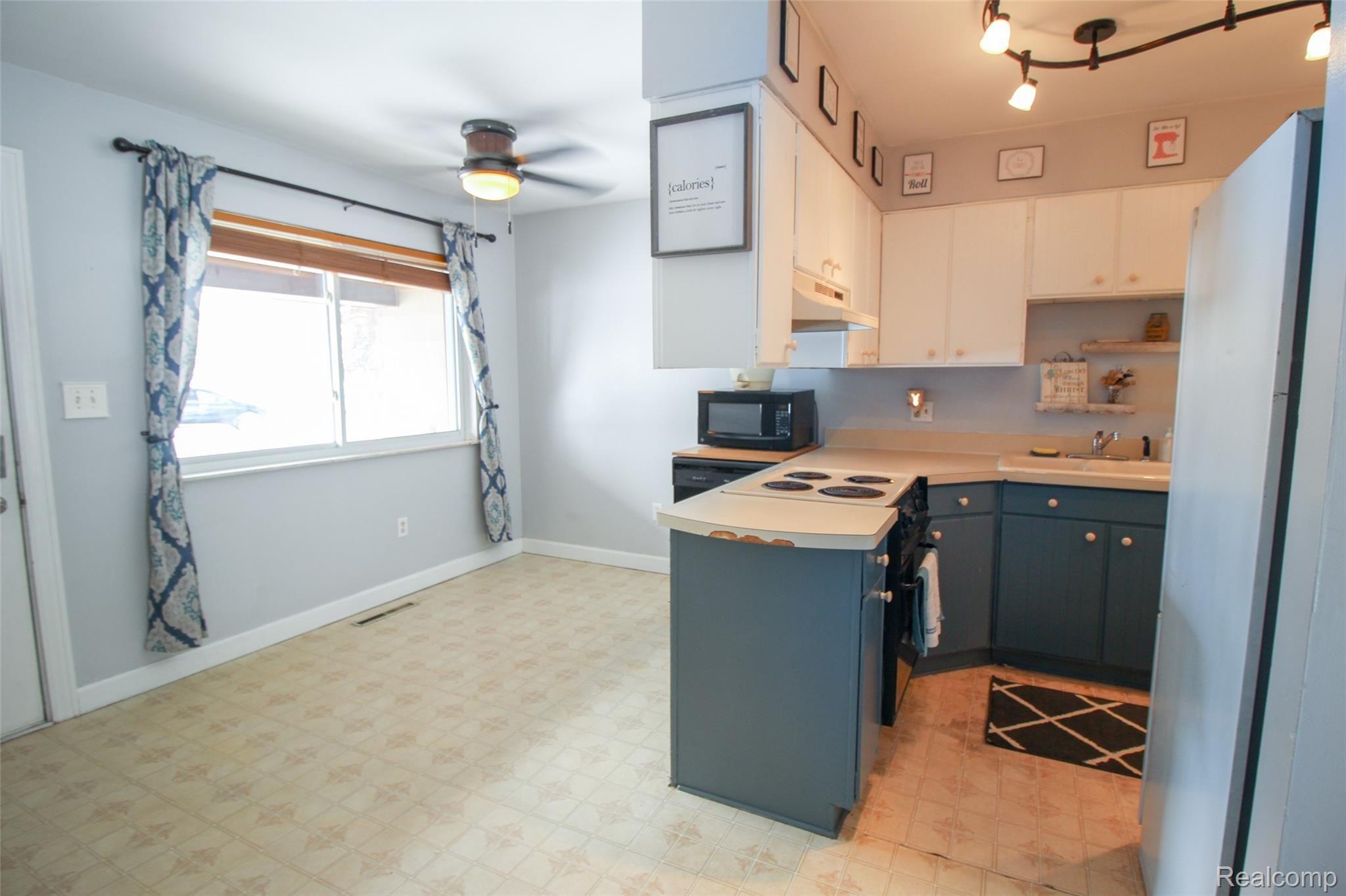 9292 Vienna Road Montrose, MI 48457 - Photo 10 of 33 10.JPG