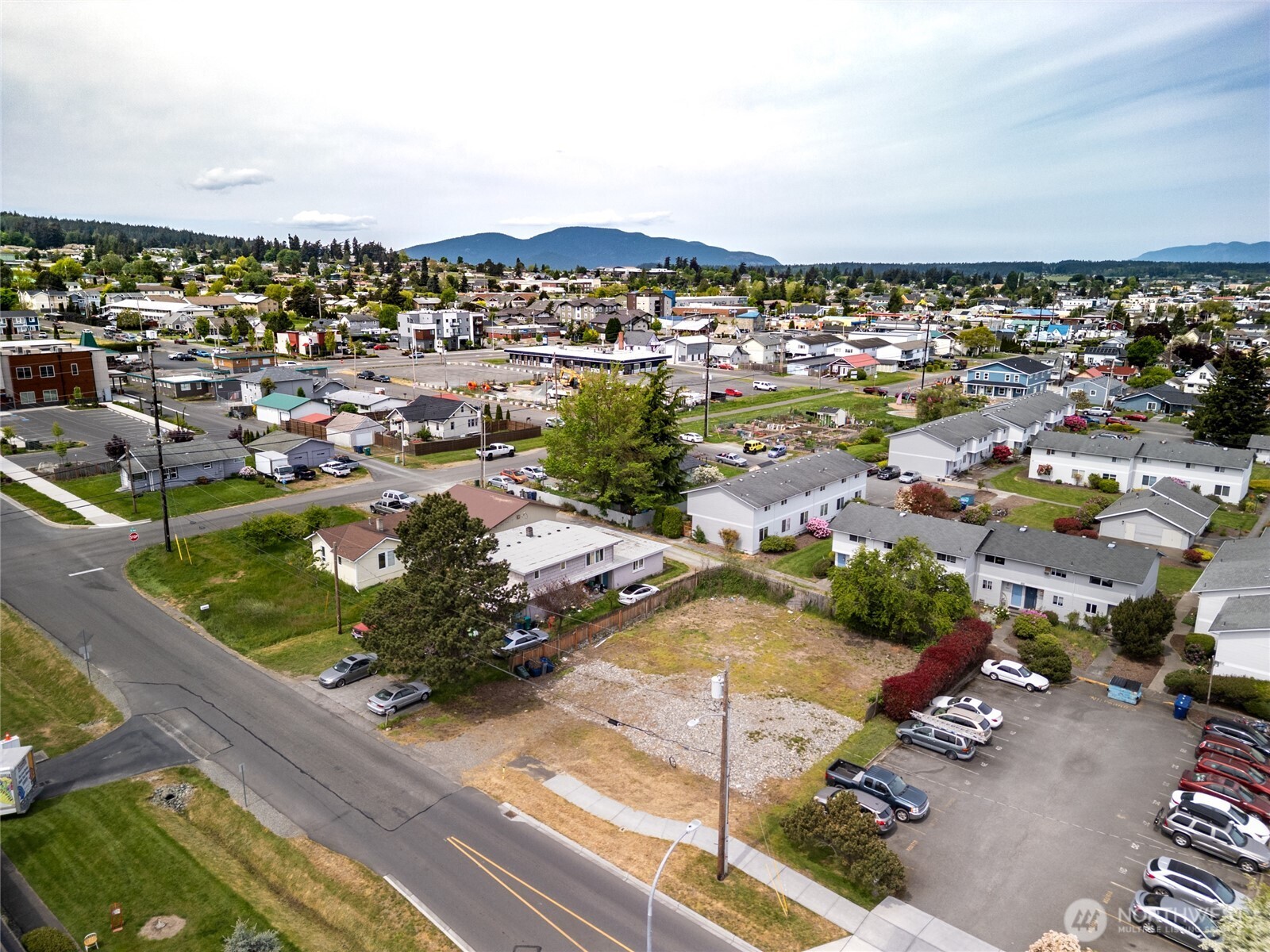 810 30th Street Anacortes, WA 98221 - Photo 13 of 20 an aerial view of a city
