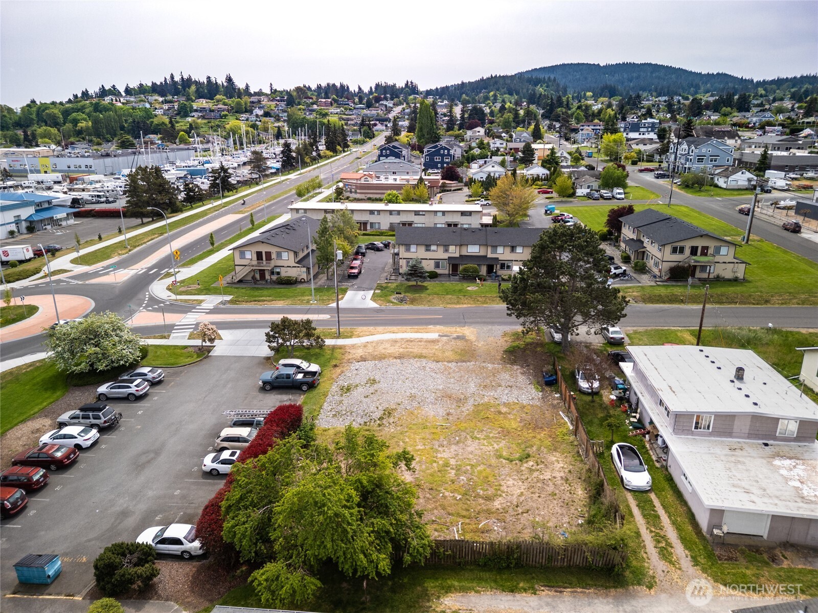810 30th Street Anacortes, WA 98221 - Photo 5 of 20 a view of a city