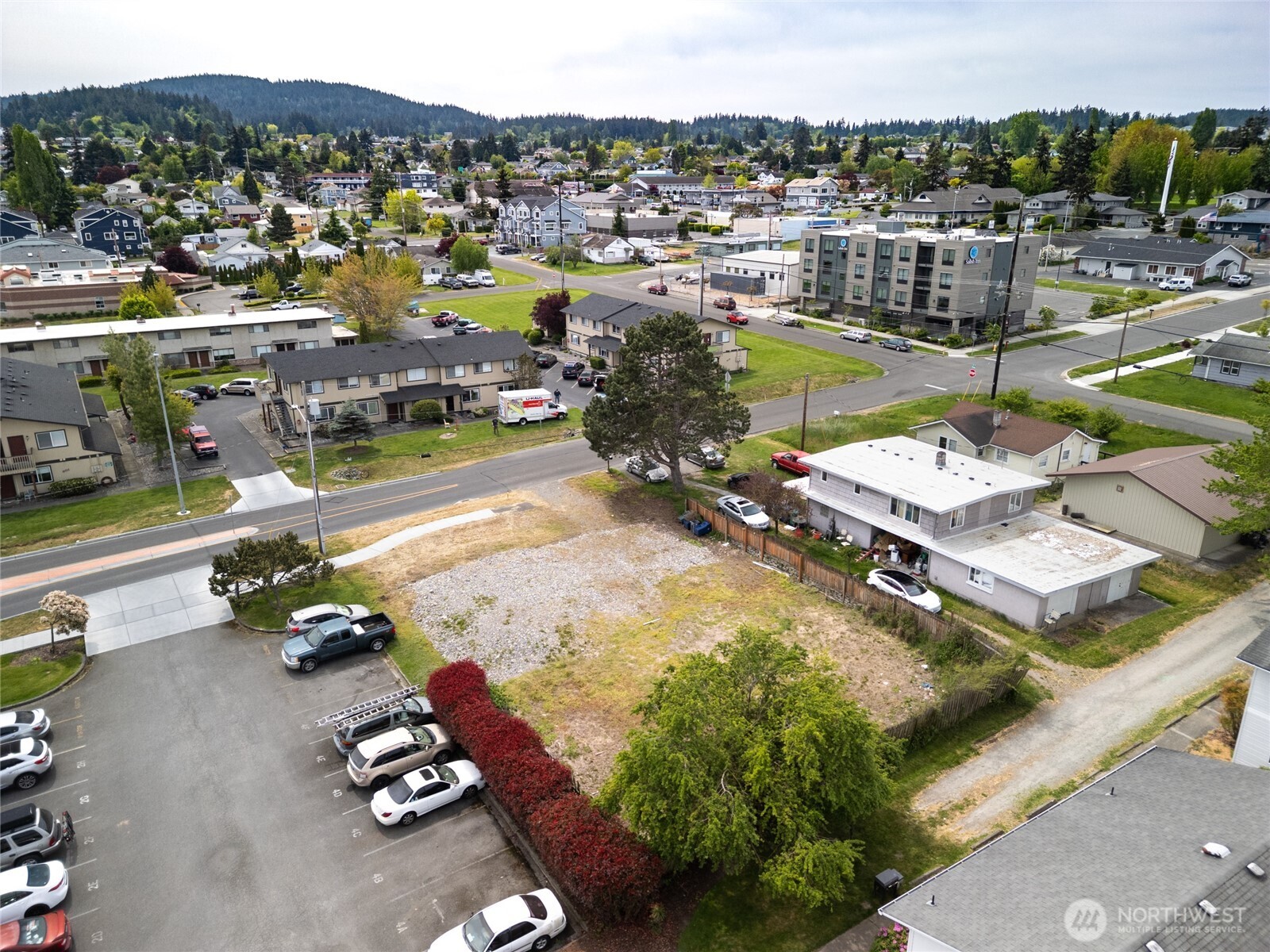 810 30th Street Anacortes, WA 98221 - Photo 6 of 20 a view of a city
