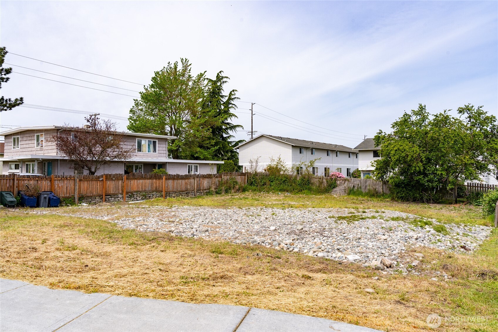 810 30th Street Anacortes, WA 98221 - Photo 8 of 20 a house with swimming pool in front of it