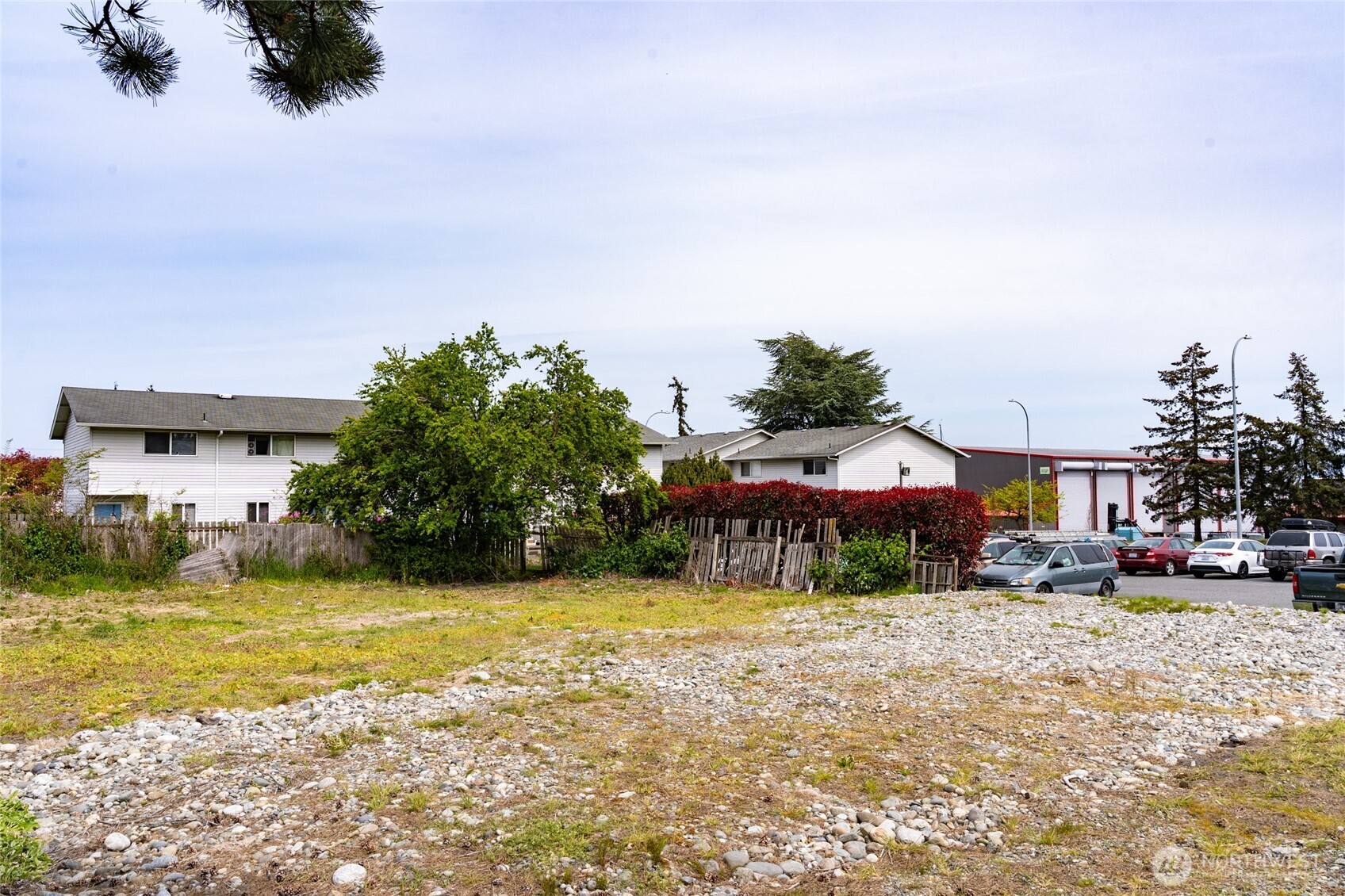 810 30th Street Anacortes, WA 98221 - Photo 9 of 20 a front view of a house with garden