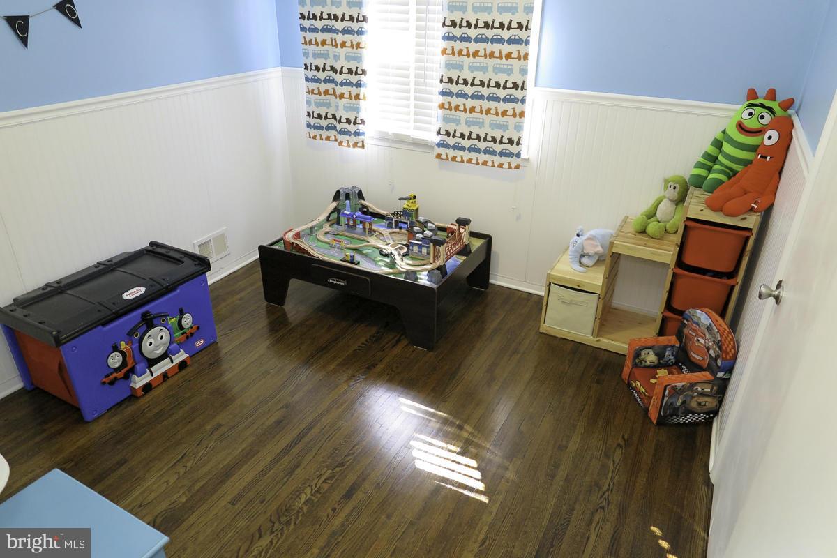 8305 Greeley Boulevard Springfield, VA 22152 - Photo 19 of 30 Bedroom