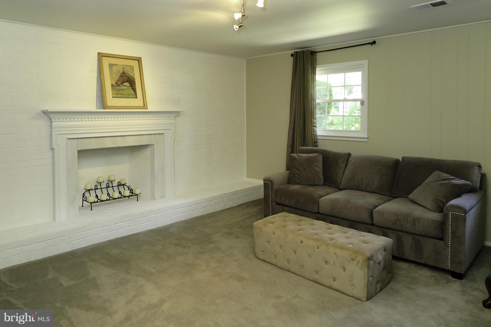 8305 Greeley Boulevard Springfield, VA 22152 - Photo 25 of 30 Family Room