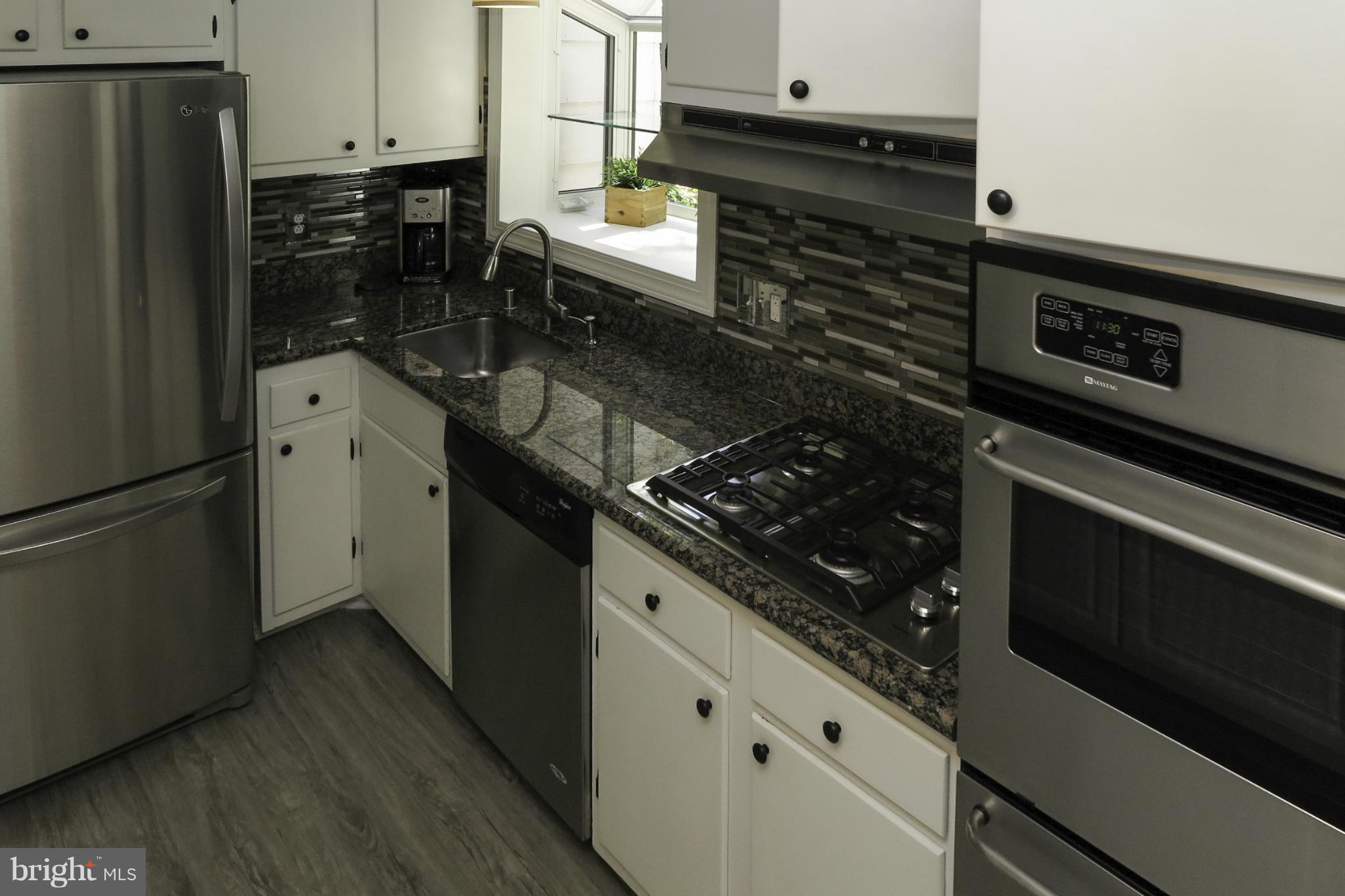 8305 Greeley Boulevard Springfield, VA 22152 - Photo 10 of 30 Kitchen