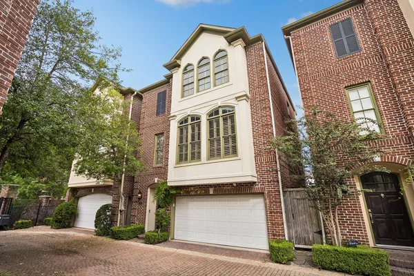 $649,900 | 1315 Hyde Park Boulevard, Houston, TX 77006