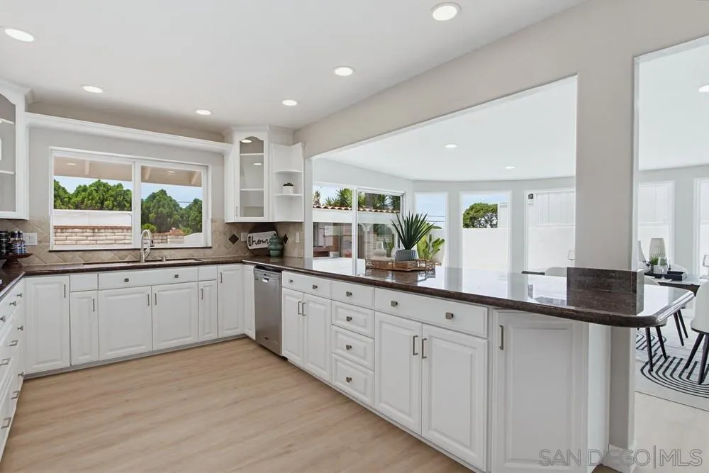 308 Leeann Lane Encinitas, CA 92024 - Photo 20 of 75 Kitchen