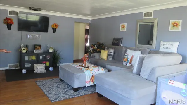 $225,000 | 900 Lincoln Highway, Fairview Heights, IL 62208