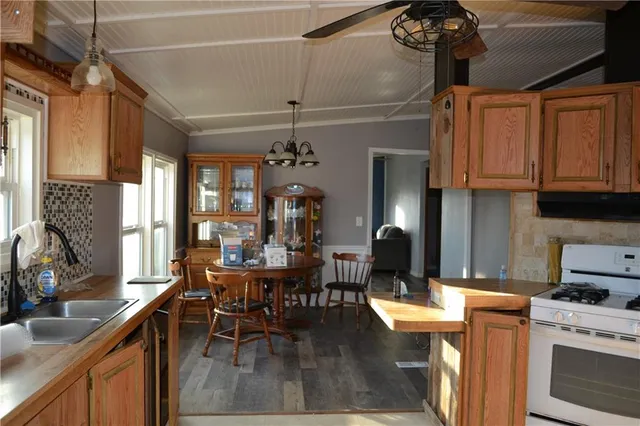 $225,000 | 1396 Jackson Road, Williamsburg, KS 66095