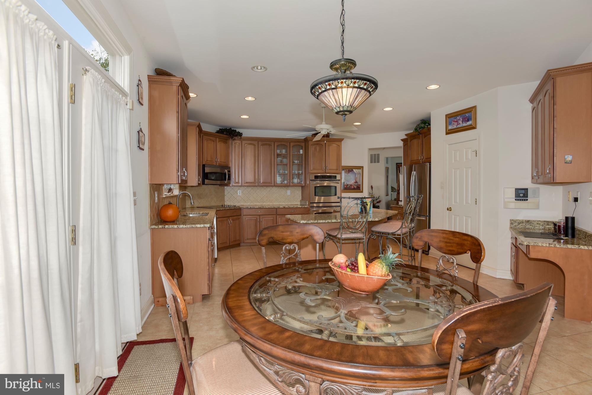 10 Alexis Court Mickleton, NJ 08056 - Photo 23 of 57 Eat in breakfast area