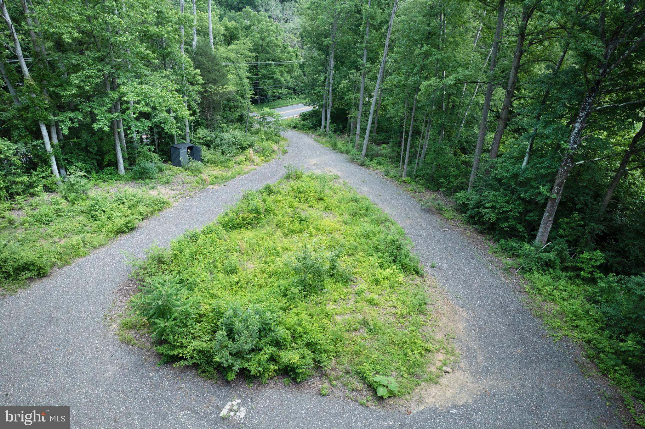 364 High Hill Road Swedesboro, NJ 08085 - Photo 4 of 6 a view of a garden with a pathway