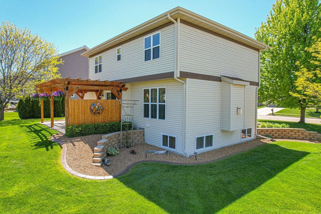 897 Sumac Street Oregon, WI 53575 - Photo 6 of 50