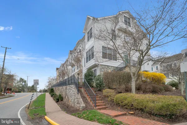 $3,528 | 92 Washington Street, Occoquan, VA 22125
