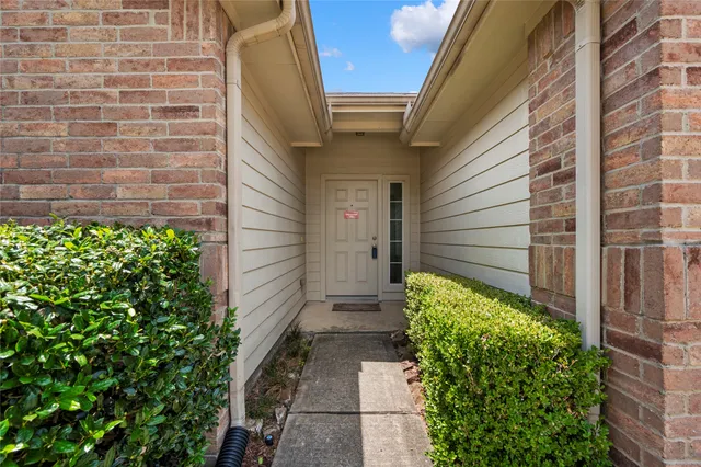 $2,095 | 25211 Bluma Ranch Drive, Katy, TX 77494